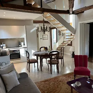 Palazzo Veneziano Direct At The Canal With Roof Terrace , Venice Italy